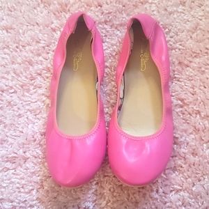 Women size 9 hot pink ballet slide shoe. Dressy flat shoe.